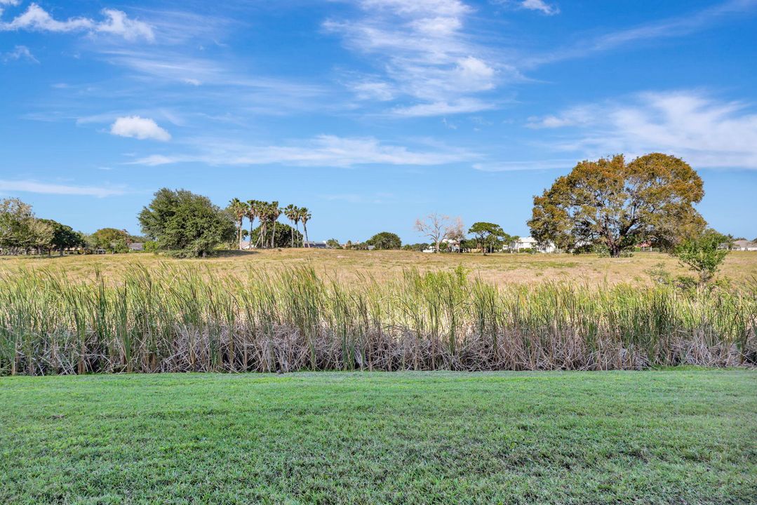 Active With Contract: $3,700 (2 beds, 2 baths, 975 Square Feet)