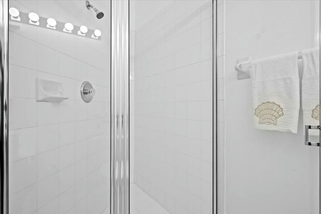 待售: $690,000 (5 贝兹, 3 浴室, 2435 平方英尺)