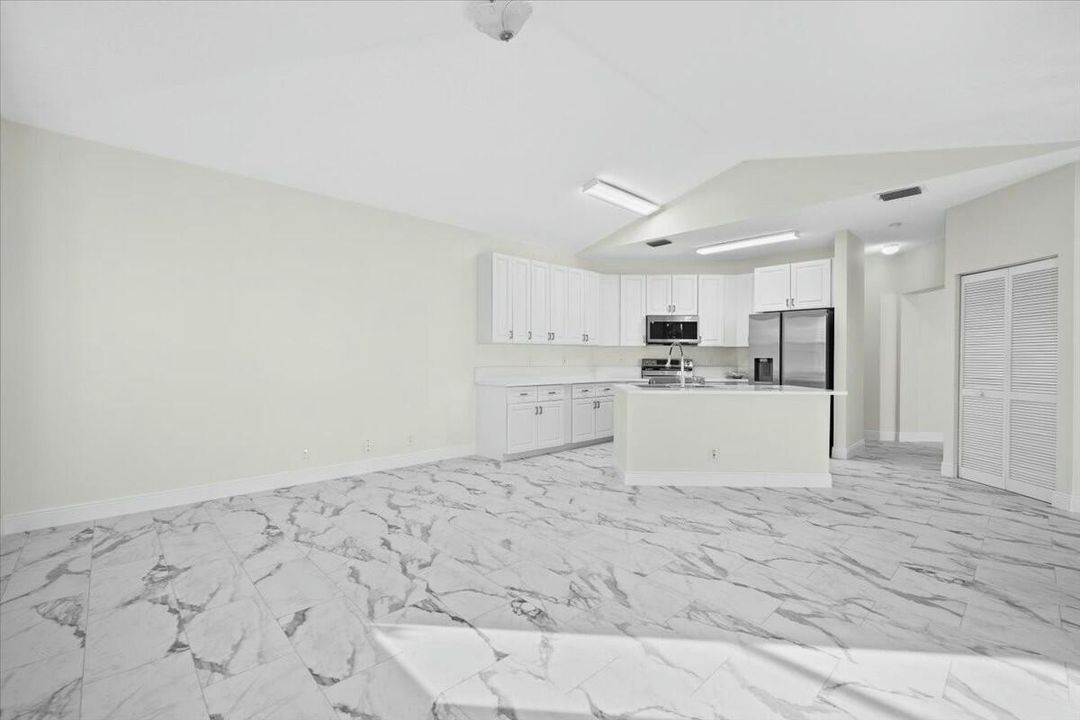 待售: $690,000 (5 贝兹, 3 浴室, 2435 平方英尺)