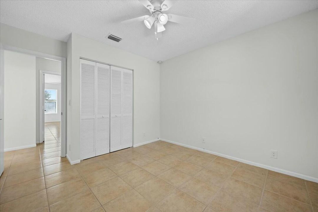 待售: $690,000 (5 贝兹, 3 浴室, 2435 平方英尺)