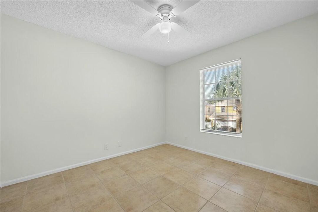 待售: $690,000 (5 贝兹, 3 浴室, 2435 平方英尺)