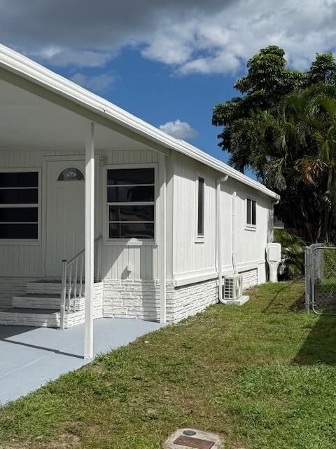 Active With Contract: $295,000 (3 beds, 3 baths, 1559 Square Feet)