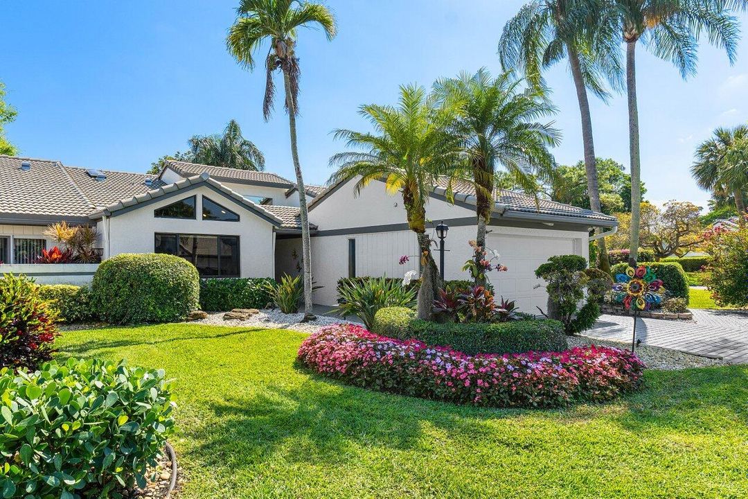 Active With Contract: $424,900 (2 beds, 2 baths, 2465 Square Feet)