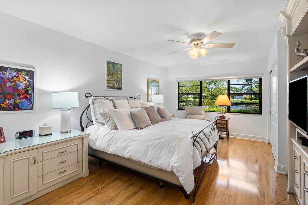 Active With Contract: $424,900 (2 beds, 2 baths, 2465 Square Feet)