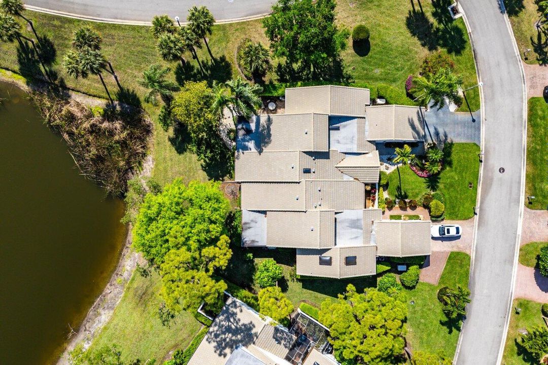 Active With Contract: $424,900 (2 beds, 2 baths, 2465 Square Feet)