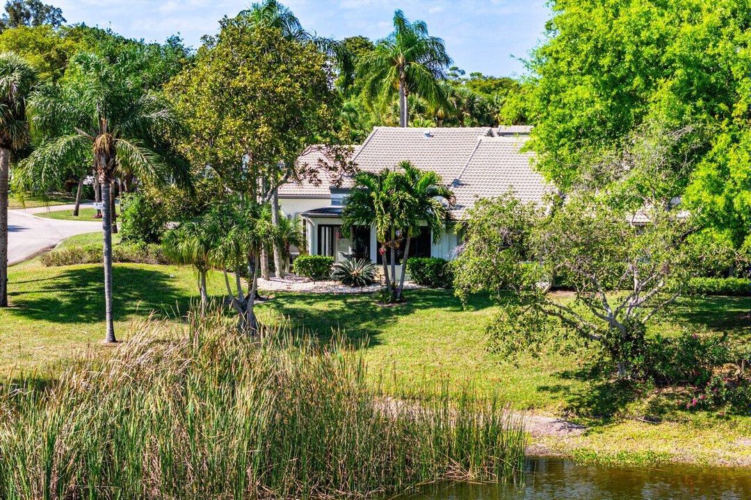 Active With Contract: $424,900 (2 beds, 2 baths, 2465 Square Feet)