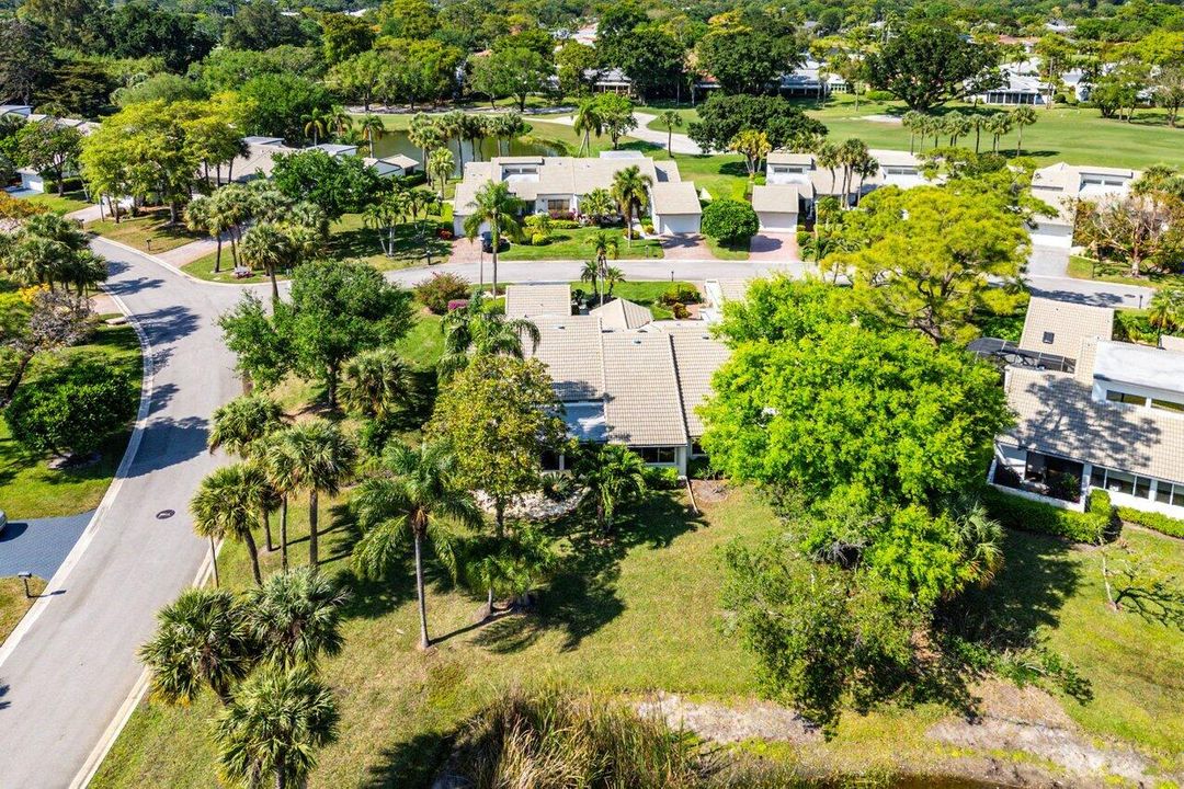 Active With Contract: $424,900 (2 beds, 2 baths, 2465 Square Feet)