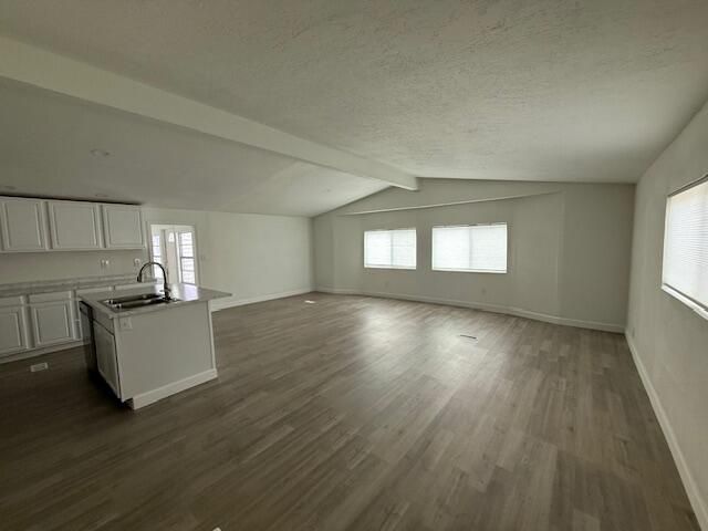 Active With Contract: $295,000 (3 beds, 3 baths, 1559 Square Feet)