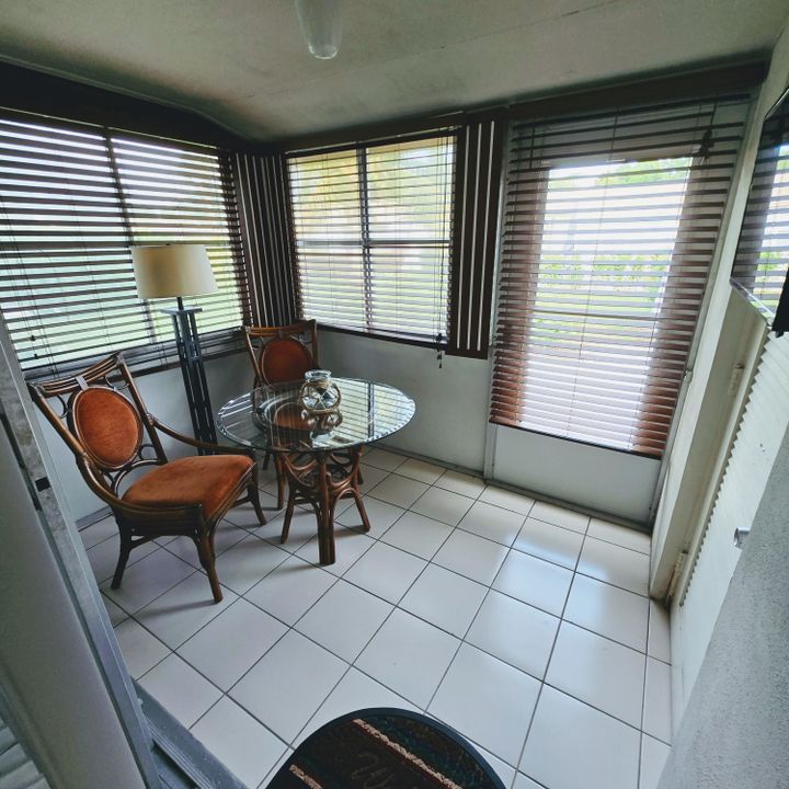 For Rent: $1,400 (1 beds, 1 baths, 661 Square Feet)