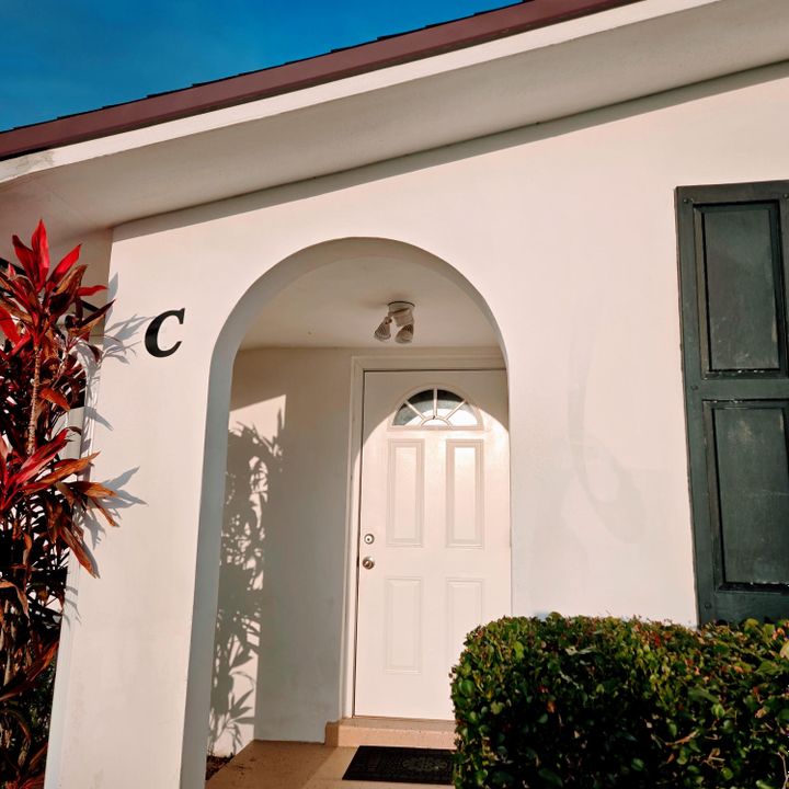 For Rent: $1,400 (1 beds, 1 baths, 661 Square Feet)