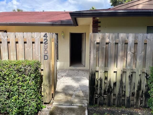 Recently Sold: $220,000 (2 beds, 2 baths, 1134 Square Feet)