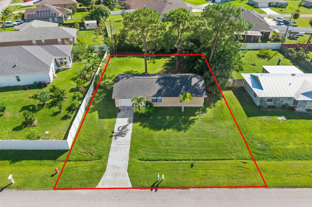 最近售出: $259,900 (2 贝兹, 1 浴室, 912 平方英尺)
