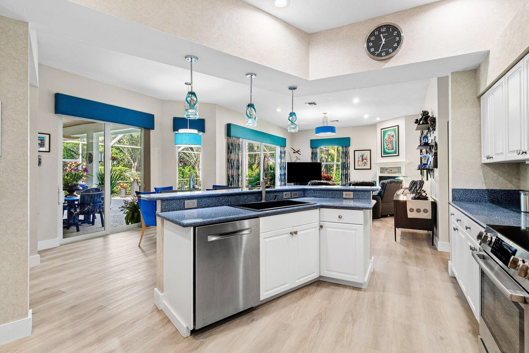 Active With Contract: $1,675,000 (4 beds, 3 baths, 2643 Square Feet)