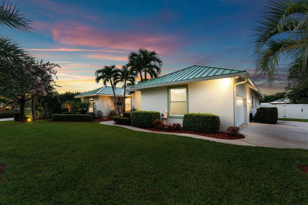 Active With Contract: $1,675,000 (4 beds, 3 baths, 2643 Square Feet)