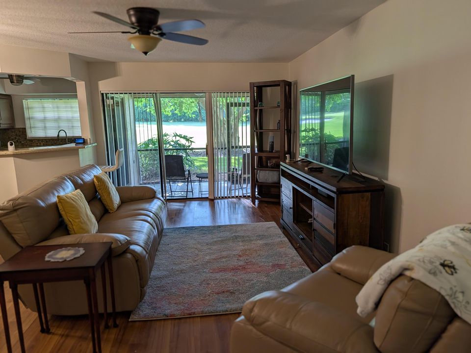 На продажу: $439,000 (2 спален, 2 ванн, 1071 Квадратных фут)