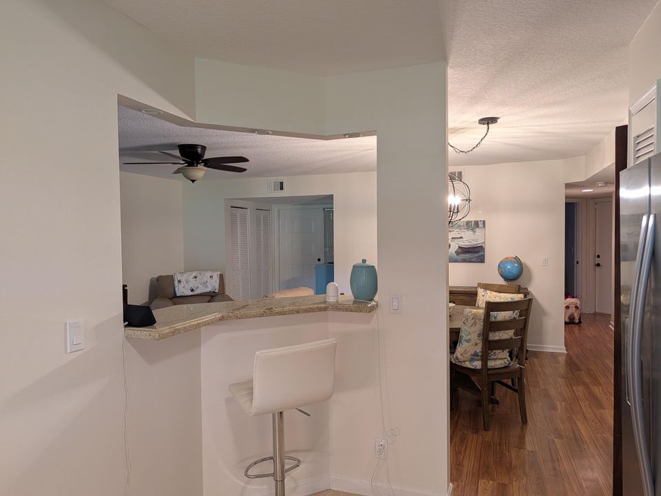 На продажу: $439,000 (2 спален, 2 ванн, 1071 Квадратных фут)