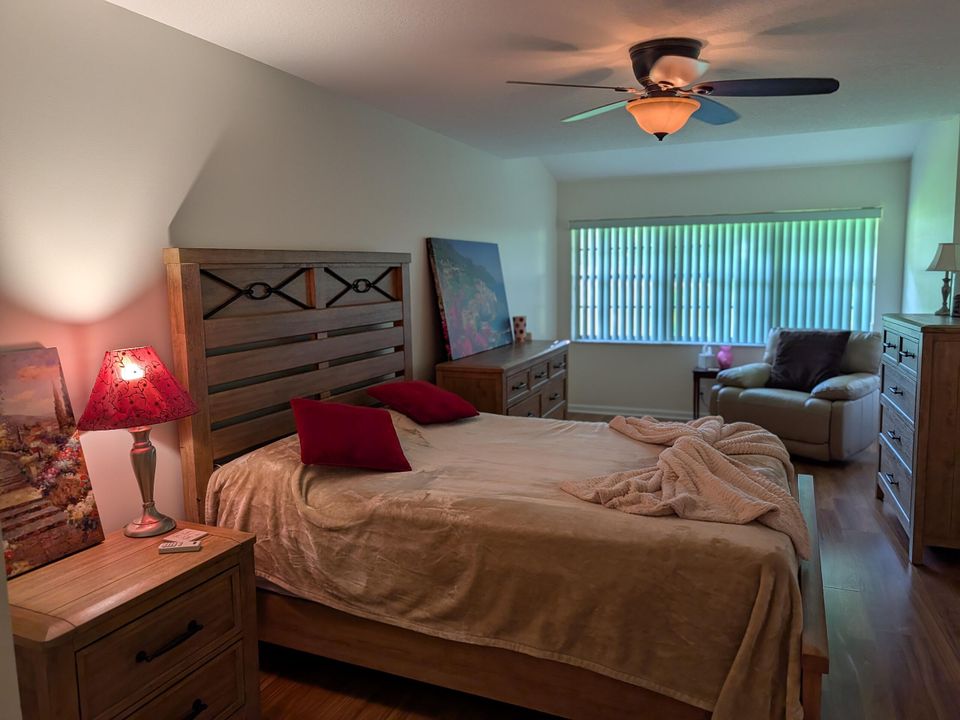 На продажу: $439,000 (2 спален, 2 ванн, 1071 Квадратных фут)