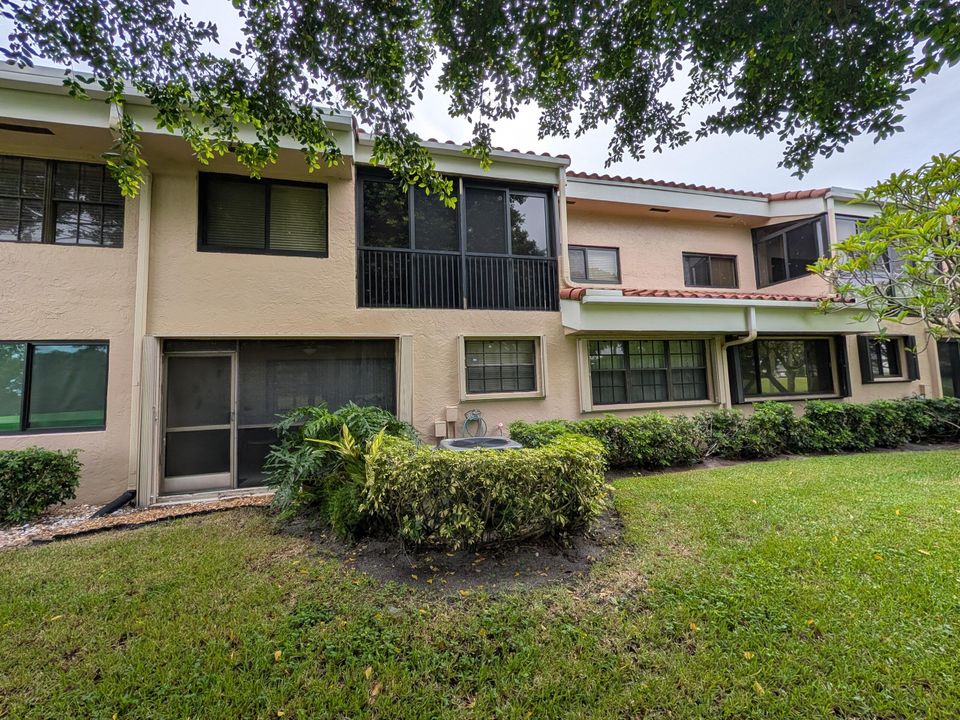 На продажу: $439,000 (2 спален, 2 ванн, 1071 Квадратных фут)