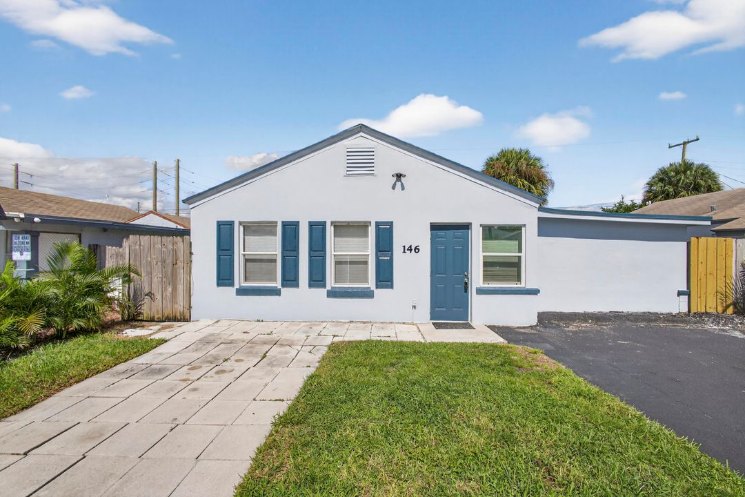 For Sale: $350,000 (5 beds, 1 baths, 1172 Square Feet)