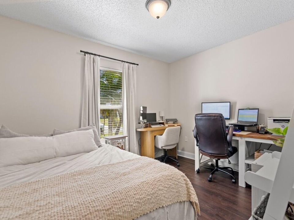 待售: $290,000 (3 贝兹, 2 浴室, 1350 平方英尺)