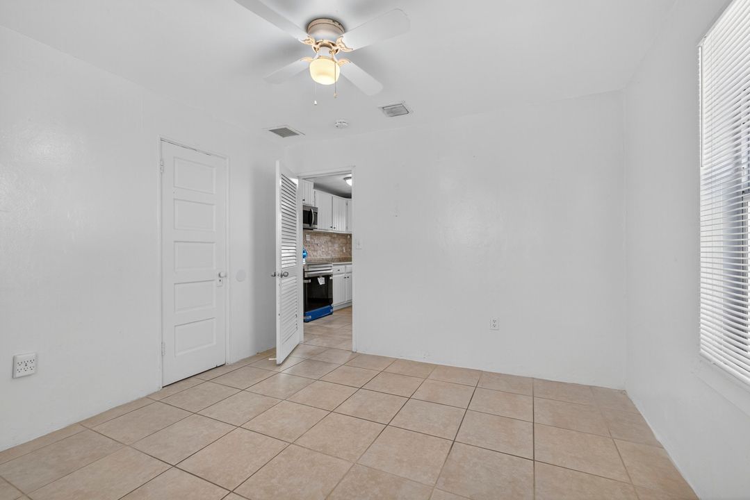 For Sale: $350,000 (5 beds, 1 baths, 1172 Square Feet)