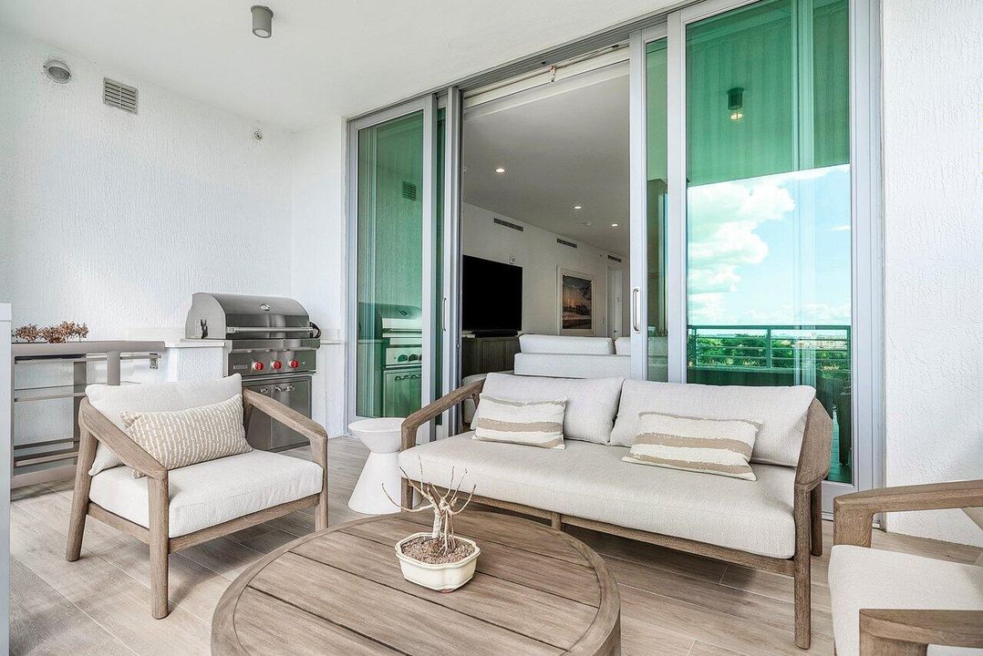 На продажу: $3,499,000 (4 спален, 4 ванн, 2706 Квадратных фут)