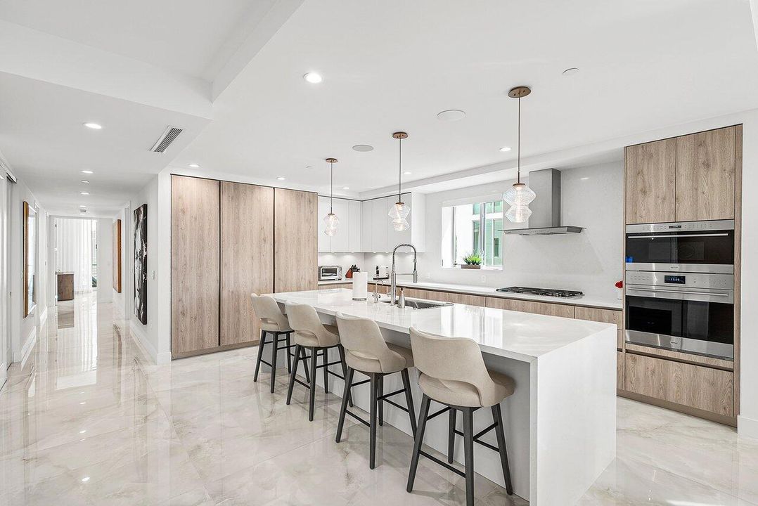 На продажу: $3,499,000 (4 спален, 4 ванн, 2706 Квадратных фут)