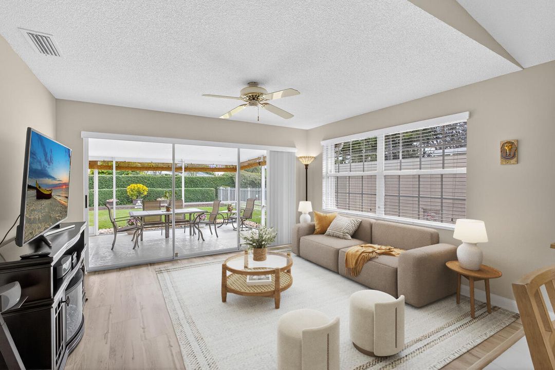 合同活跃: $510,000 (2 贝兹, 2 浴室, 1525 平方英尺)