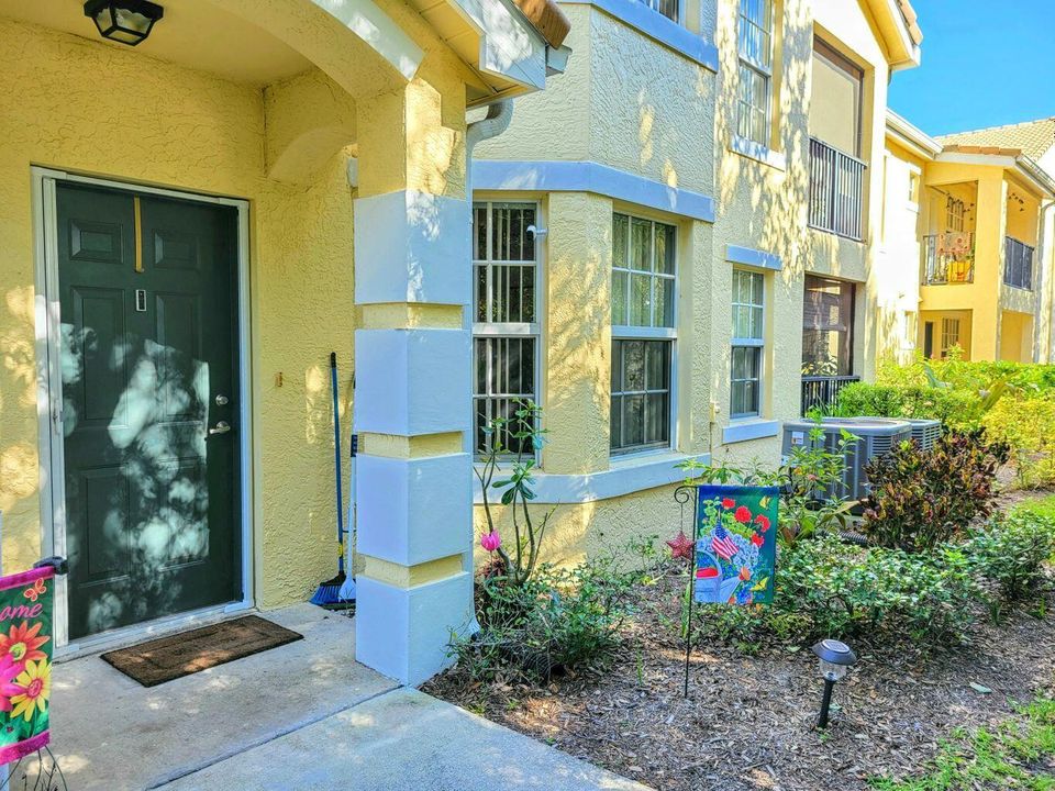 For Rent: $1,950 (3 beds, 2 baths, 1467 Square Feet)