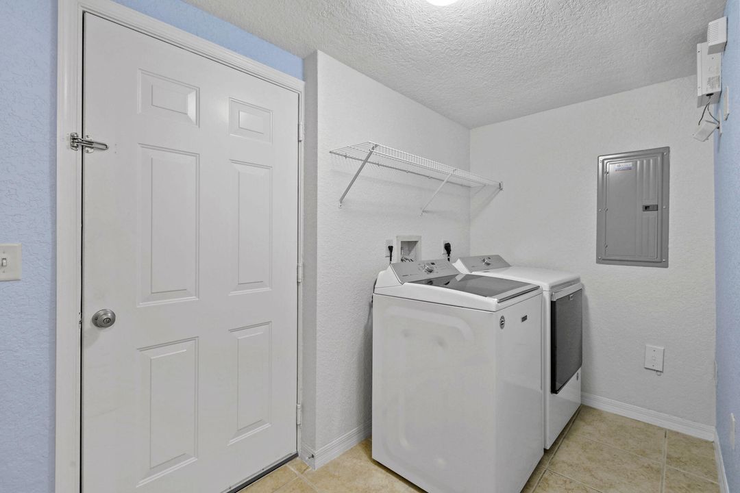 For Rent: $1,950 (3 beds, 2 baths, 1467 Square Feet)