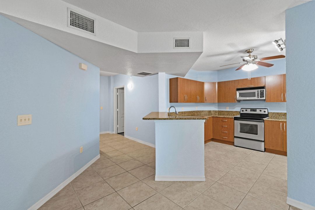 For Rent: $1,950 (3 beds, 2 baths, 1467 Square Feet)