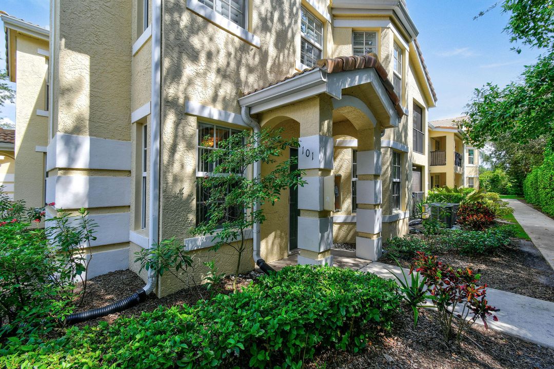 For Rent: $1,950 (3 beds, 2 baths, 1467 Square Feet)