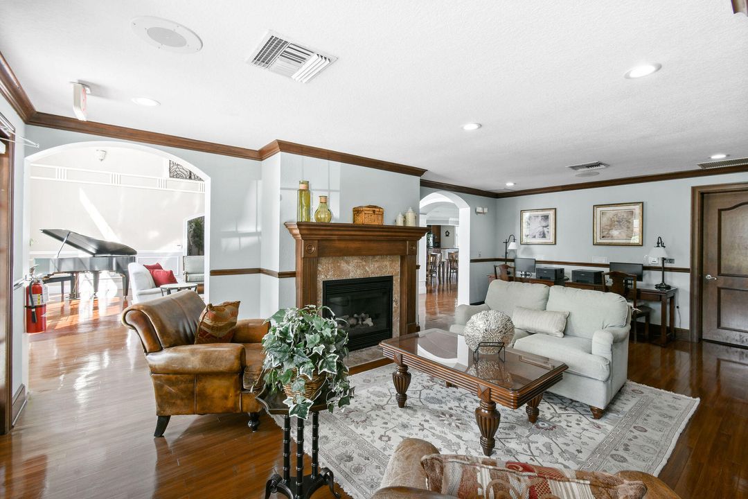 For Rent: $1,950 (3 beds, 2 baths, 1467 Square Feet)