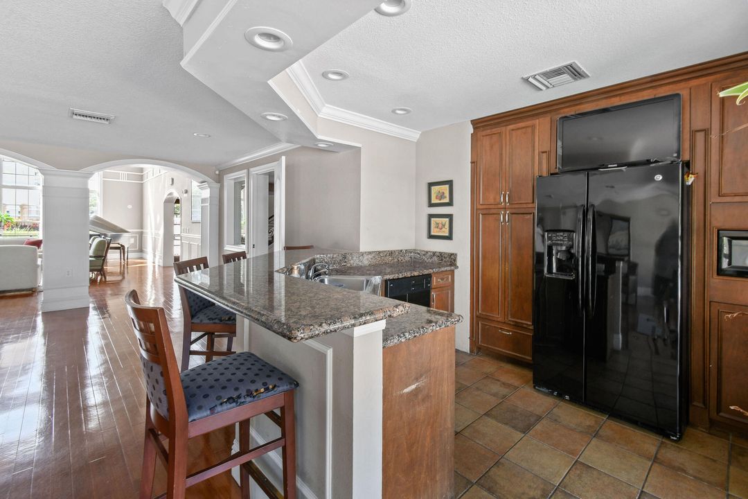 For Rent: $1,950 (3 beds, 2 baths, 1467 Square Feet)