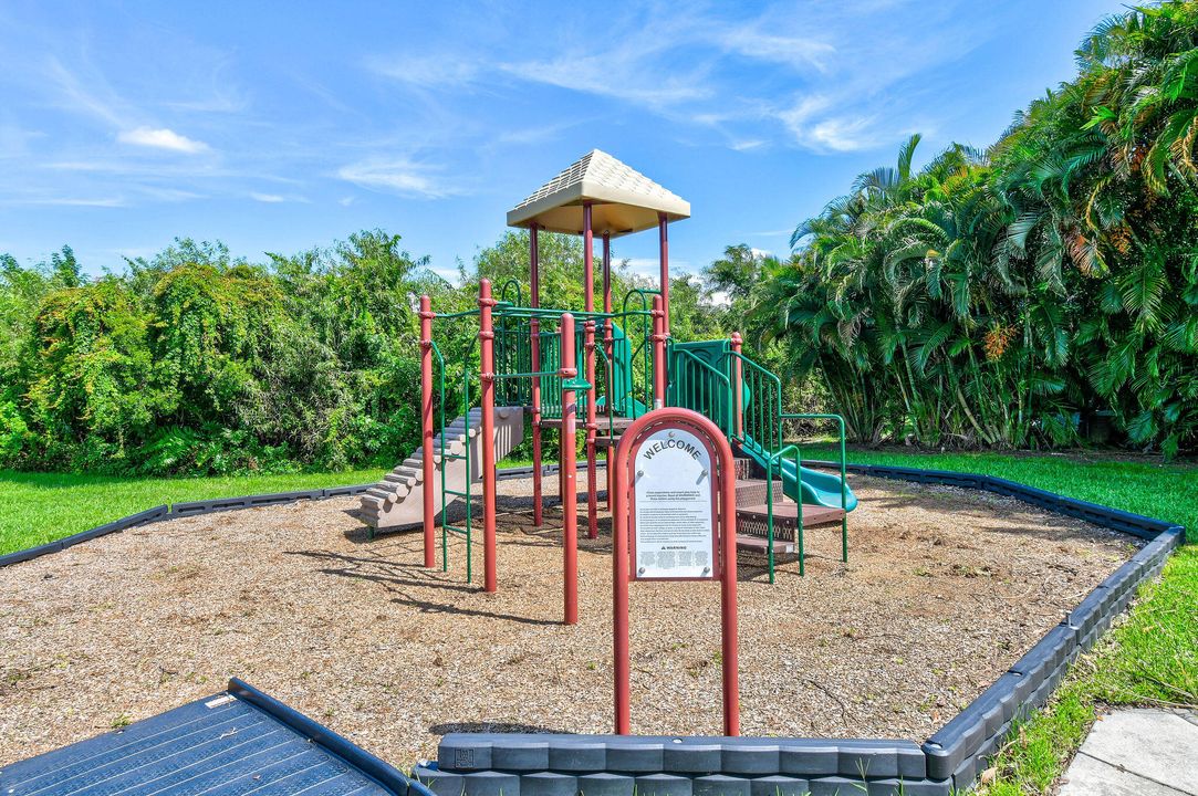 For Rent: $1,950 (3 beds, 2 baths, 1467 Square Feet)