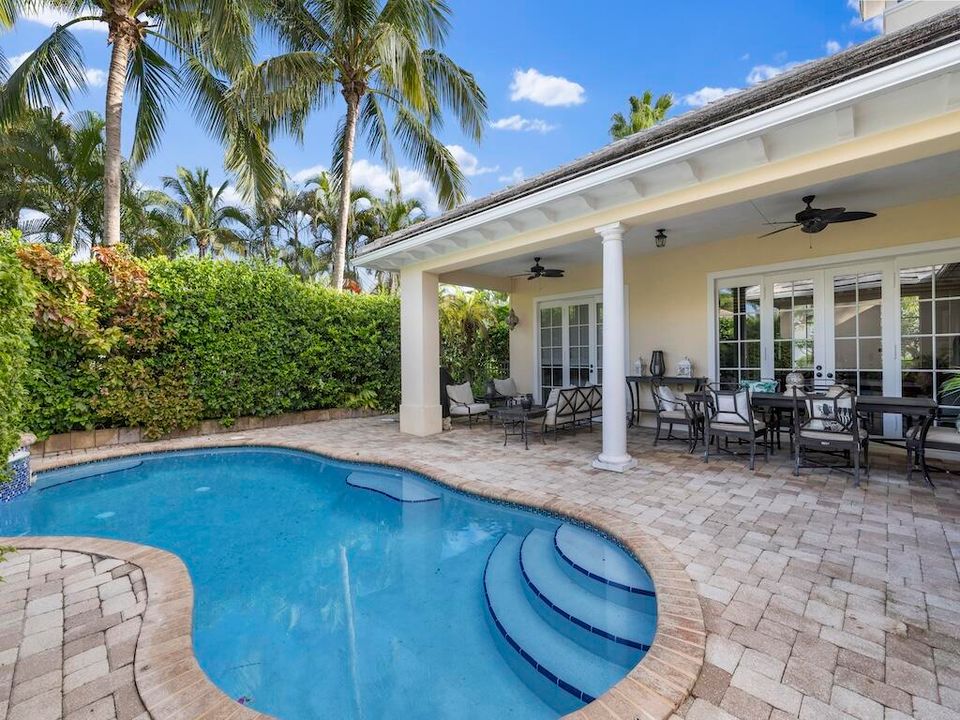 For Sale: $749,000 (3 beds, 3 baths, 2829 Square Feet)