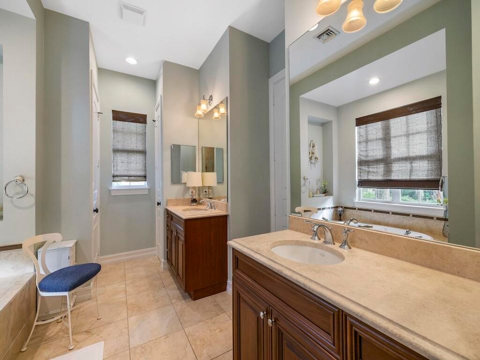 For Sale: $749,000 (3 beds, 3 baths, 2829 Square Feet)