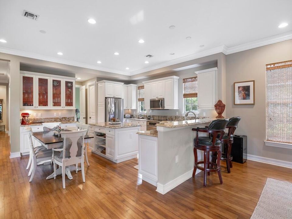 For Sale: $749,000 (3 beds, 3 baths, 2829 Square Feet)