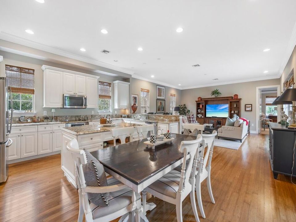 For Sale: $749,000 (3 beds, 3 baths, 2829 Square Feet)