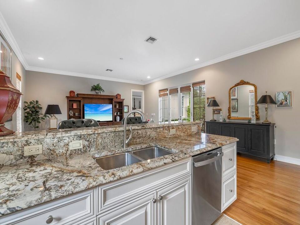 For Sale: $749,000 (3 beds, 3 baths, 2829 Square Feet)