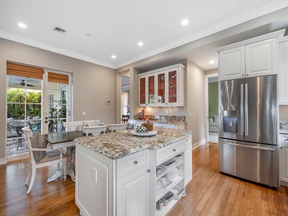 For Sale: $749,000 (3 beds, 3 baths, 2829 Square Feet)