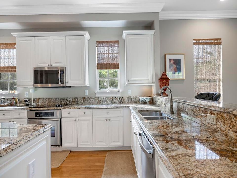 For Sale: $749,000 (3 beds, 3 baths, 2829 Square Feet)