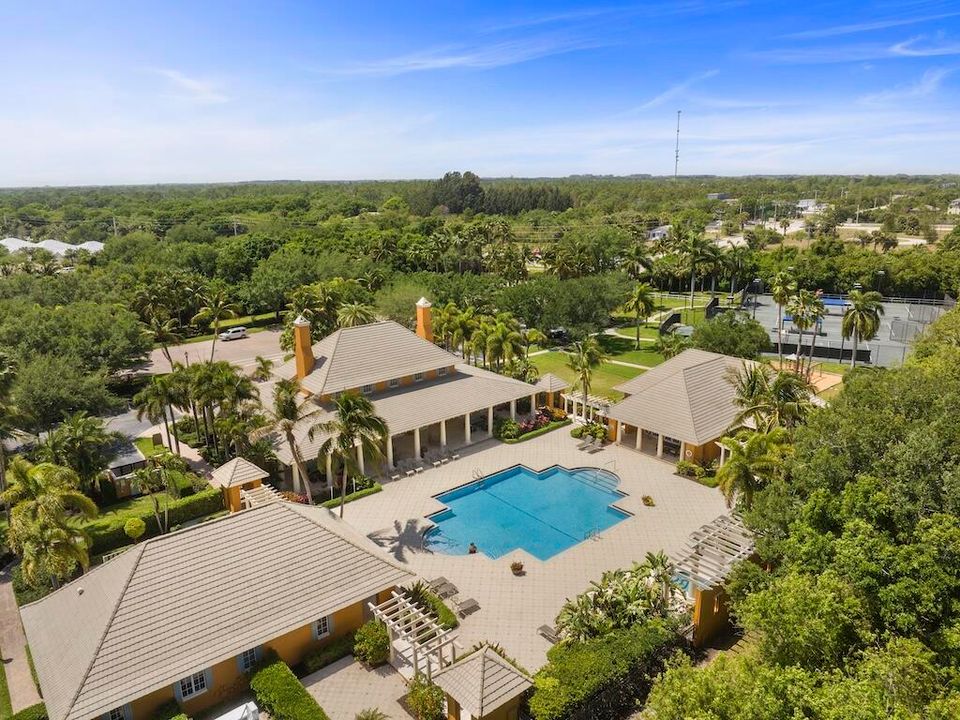 For Sale: $749,000 (3 beds, 3 baths, 2829 Square Feet)