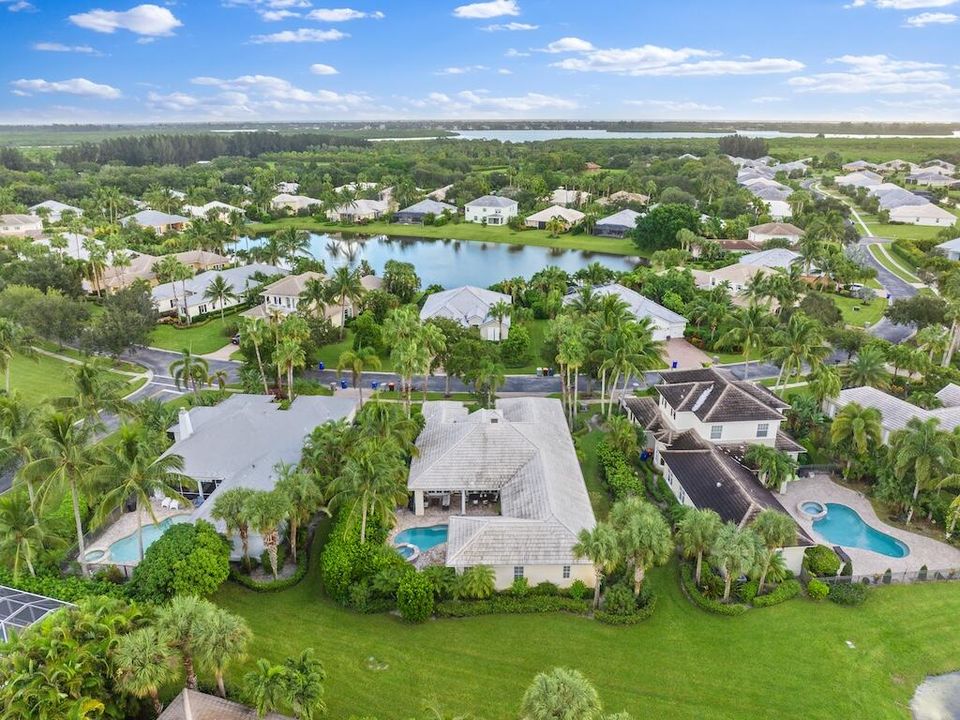 For Sale: $749,000 (3 beds, 3 baths, 2829 Square Feet)