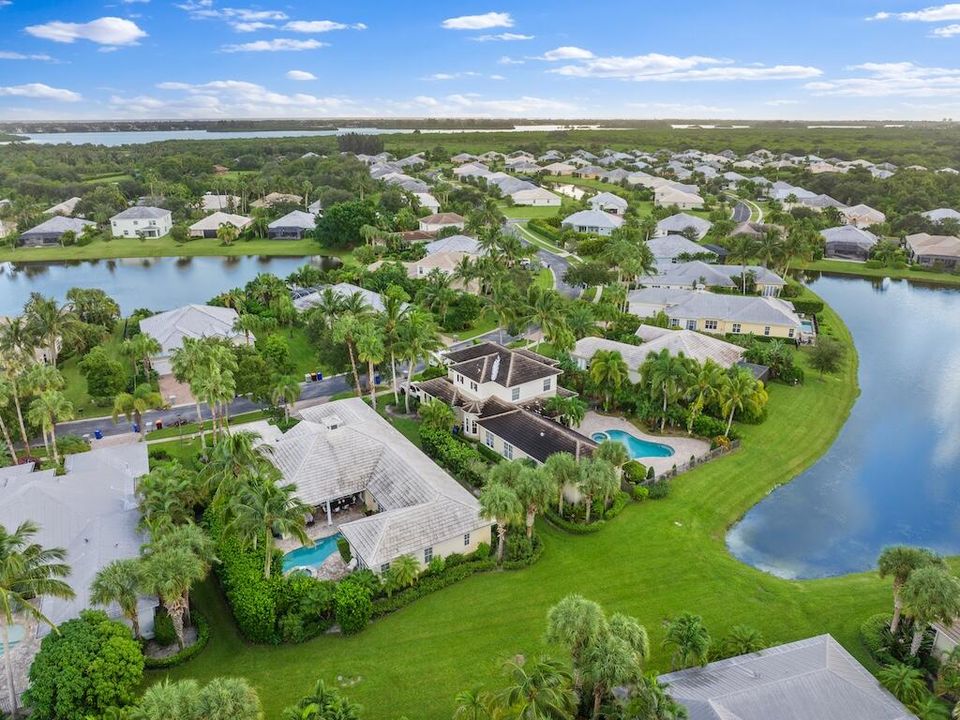 For Sale: $749,000 (3 beds, 3 baths, 2829 Square Feet)