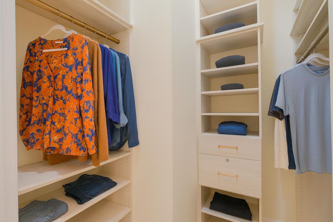 Под контрактом: $4,500 (1 спален, 1 ванн, 1020 Квадратных фут)