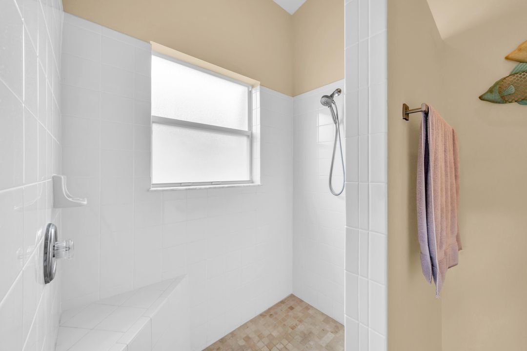 Active With Contract: $3,000 (2 beds, 2 baths, 1719 Square Feet)