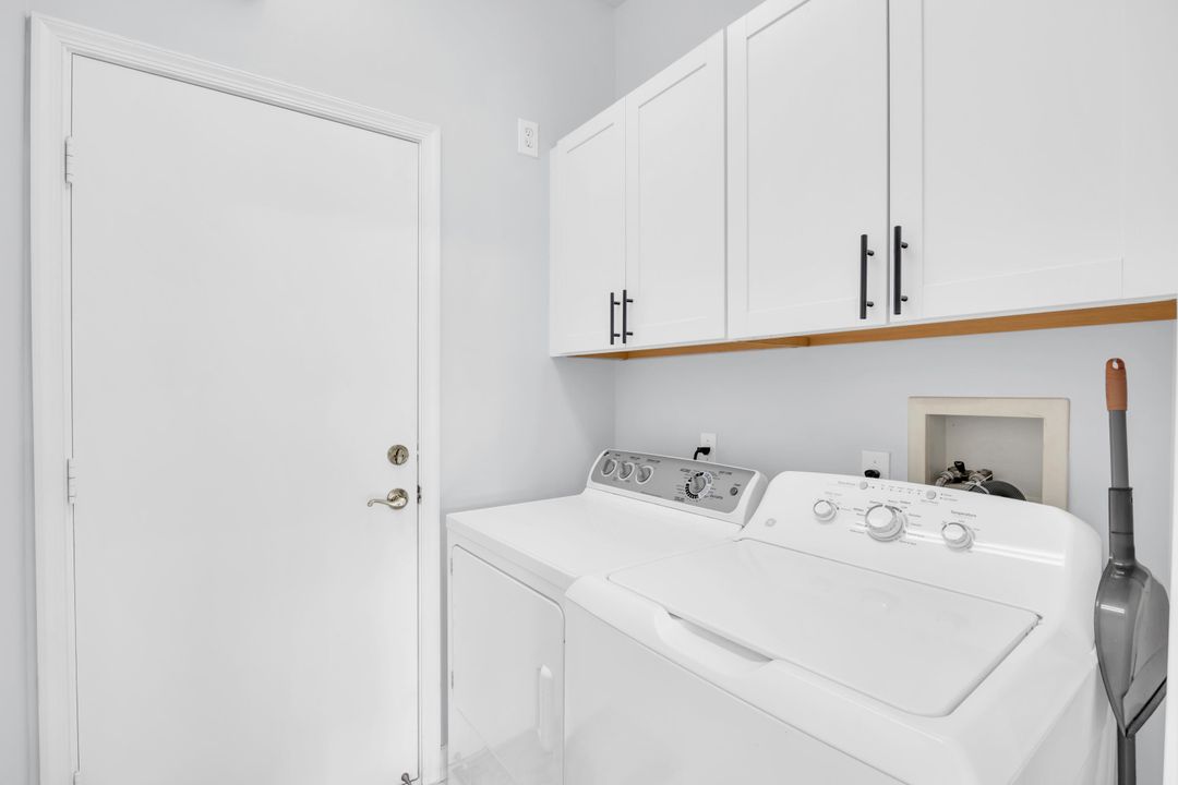 Active With Contract: $3,000 (2 beds, 2 baths, 1719 Square Feet)