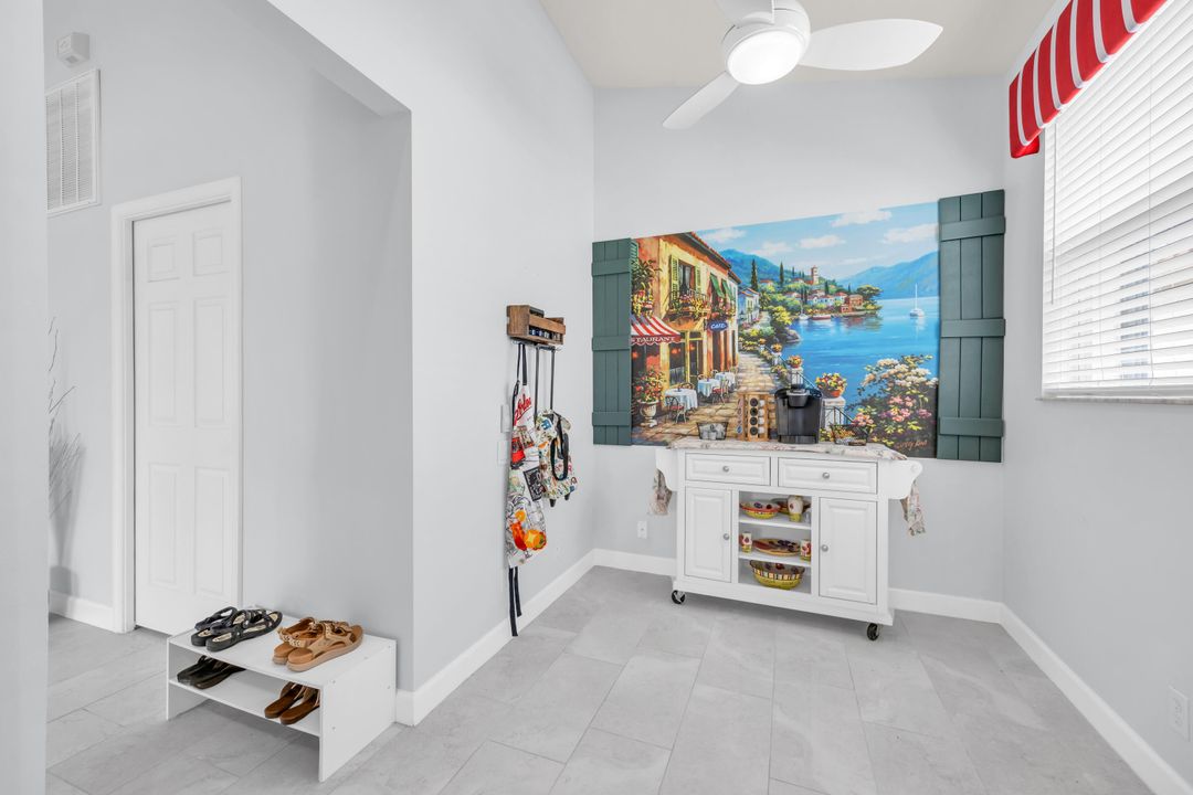 Active With Contract: $3,000 (2 beds, 2 baths, 1719 Square Feet)