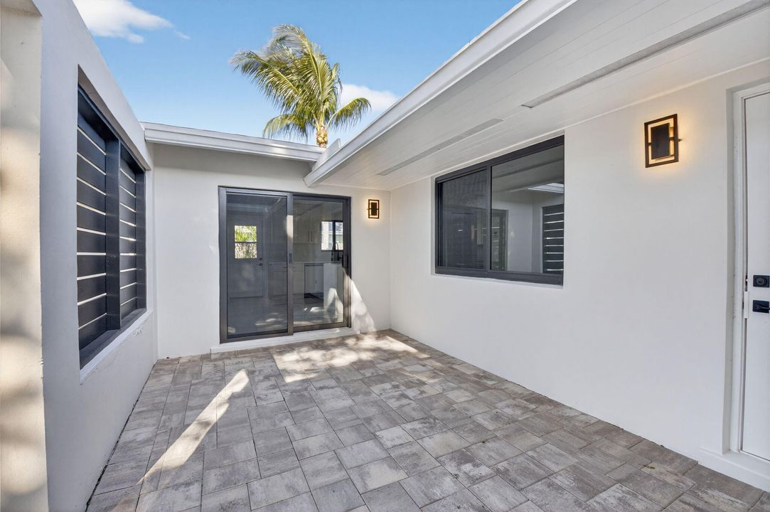 В аренду: $9,500 (2 спален, 1 ванн, 1203 Квадратных фут)